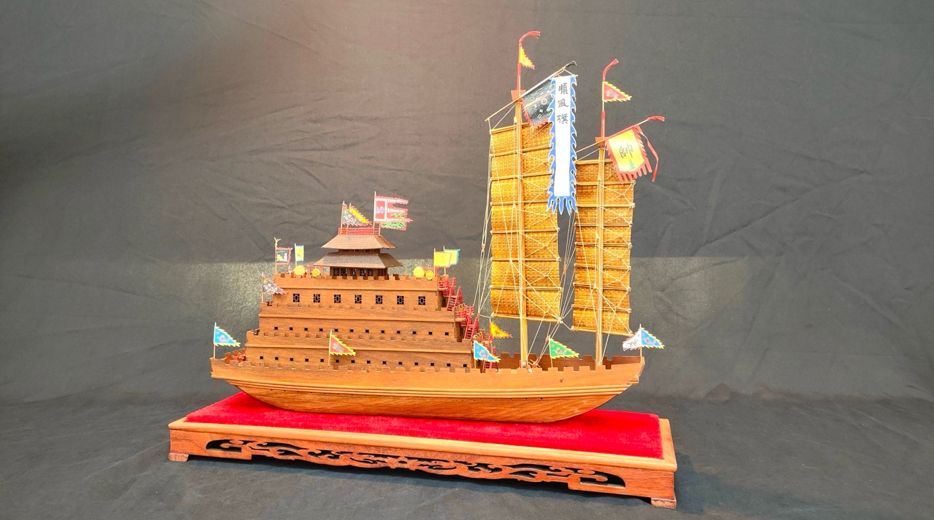 《汉代斗舰1:100》 作者:刘子目 《汉代斗舰1:100》 作者:刘子目