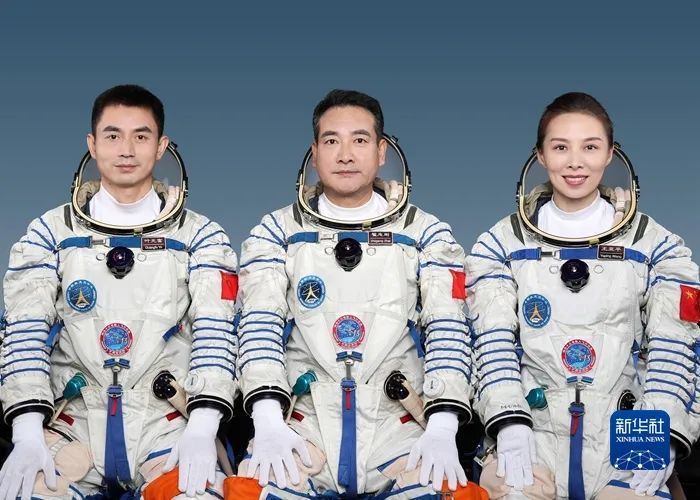 空间站核心舱,神舟十三号载人飞船与长征二号F遥十三运载火箭组合体,神舟十三号载人飞船发射